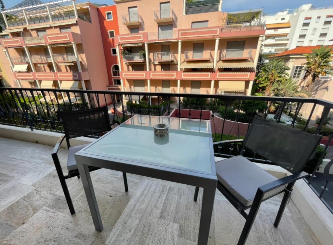 studio 2 pers , 40m2 en bord de mer avec vue mer Menton Eksteriør billede